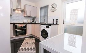 No25-Luxe Living Guest House- 2 Bed-Wifi-Free Parking-City- Beach