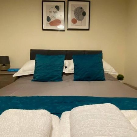 No25-Luxe Living Guest House- 2 Bed-Wifi-Free Parking-City- Beach Swansea Exterior photo