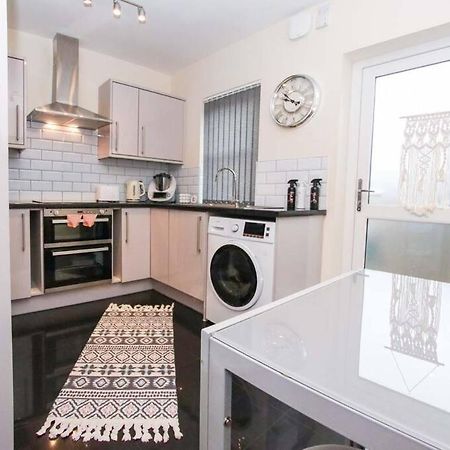 No25-Luxe Living Guest House- 2 Bed-Wifi-Free Parking-City- Beach Swansea Exterior photo