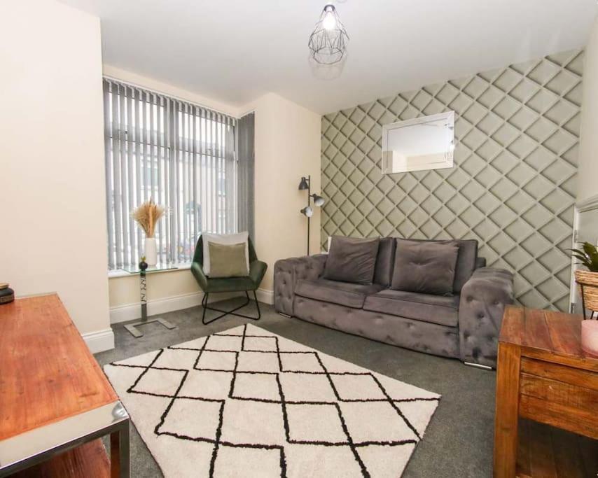 No25-Luxe Living Guest House- 2 Bed-Wifi-Free Parking-City- Beach Swansea Exterior photo