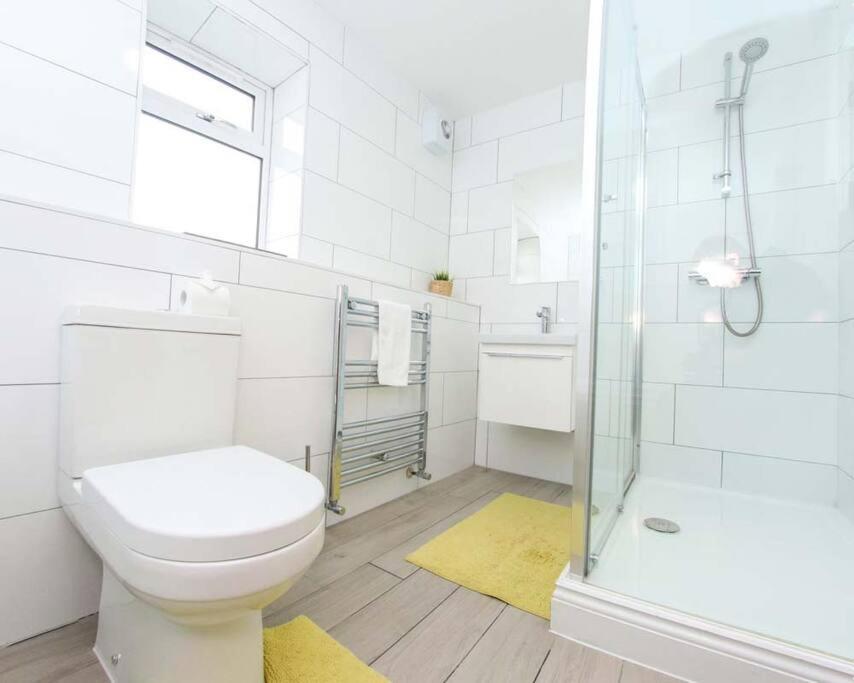 No25-Luxe Living Guest House- 2 Bed-Wifi-Free Parking-City- Beach Swansea Exterior photo